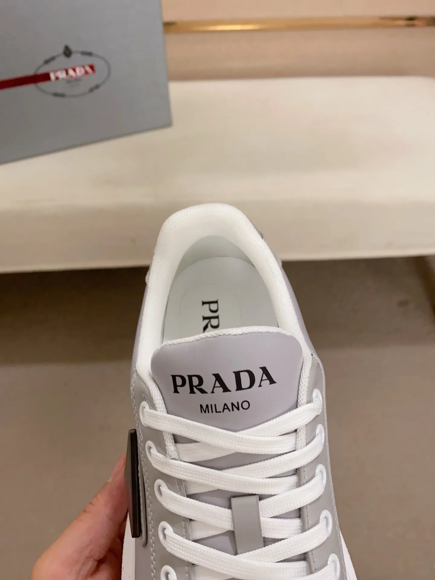 Men's shoes 💰 580💰 ✔️✔️✔️Higher version High-quality new PRADA (Prada) counters are launched simultaneously. The new men's shoes and 😘 fabrics are made of high-tech glue-spraying technology. Lining: Full cowhide lining. 👍🏿 High-end ☄️ Air-cushion molded anti-slip foam outsole, exquisite lines, simple and elegant, comfortable and high-end for leisure travel. Code number: 38 to 44 (45 can be customized and cannot be returned or exchanged)